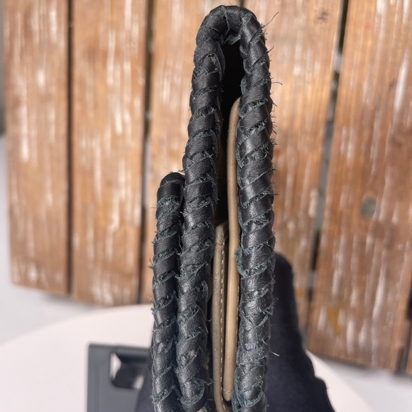 OFFER??LOUIS VUITTON Sara wallet - Picture 12 of 15